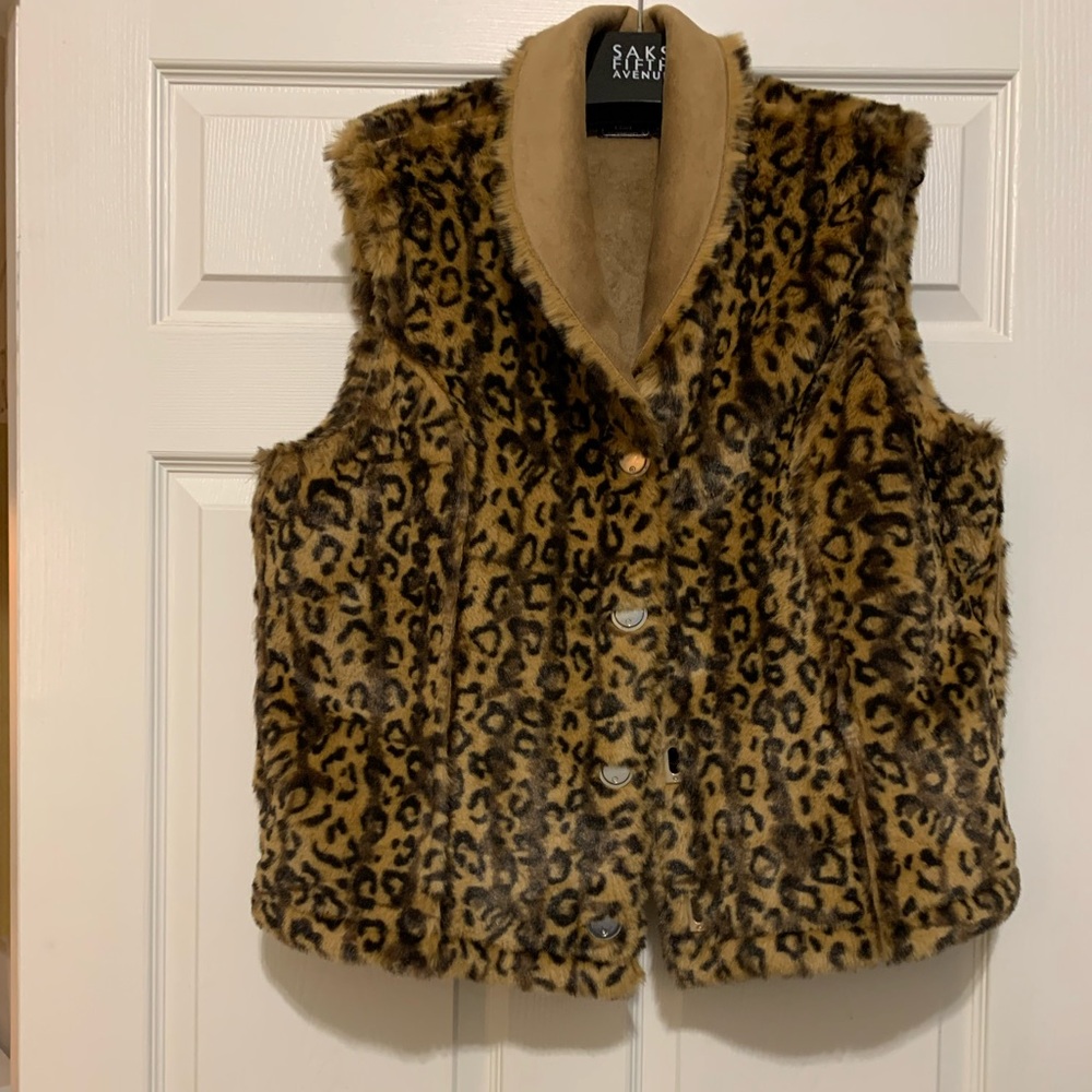 Faux fur animal print reversible vest - Picture 3 of 9